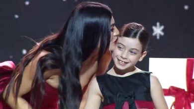 Όσα-είδαμε-στα-madwalk-2025:-Ξεχώρισε-η-στιγμή-που-η-Ήβη-Αδάμου-εμφανίστηκε-στη-σκηνή-με-την-κόρη-της