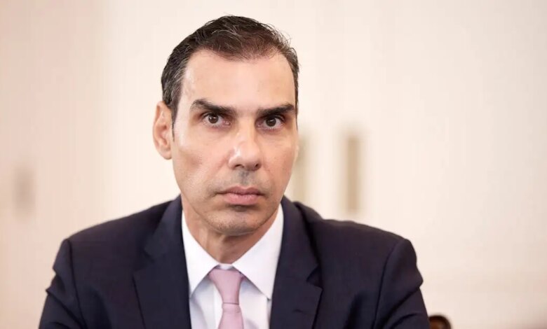 Θεμιστοκλέους-για-τη-δωρεά-σπέρματος-από-Δανό-με-καρκινογόνο-μετάλλαξη:-«Μπορεί-να-υπάρχουν-12-οικογένειες-από-τον-ίδιο-δότη-στην-Ελλάδα»