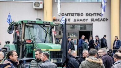 Οι-αγρότες-παραμένουν-στα-μπλόκα-και-έστειλαν-τα-αιτήματά-τους-στο-Μαξίμου-–-«Να-προσέλθετε-σε-διάλογο»-τους-ζητά-ο-Τσιάρας