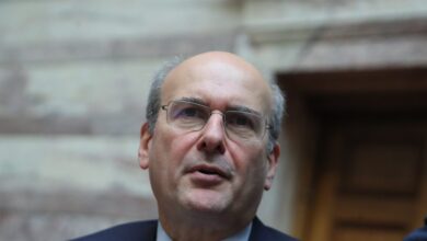 Χατζηδάκης-για-αγροτικό:-Δεν-αντιμετωπίζεται-με-τελεσίγραφα-η-κατάσταση-–-Το-να-στρέφεται-μια-κοινωνική-ομάδα-εναντίον-άλλων,-δεν-οδηγεί-πουθενά