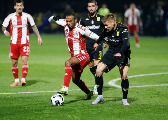 Άρης-–-Ολυμπιακός-0-0:-Το-σερί-σταμάτησε-στο-«Βικελίδης»