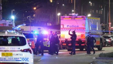 Σίδνεϊ:-Μουσουλμάνος-φοιτητής-από-το-Πακιστάν-ο-ένας-δράστης-του-αιματοκυλίσματος-–-Η-στιγμή-που-Αυστραλός-πολίτης-τον-αφοπλίζει