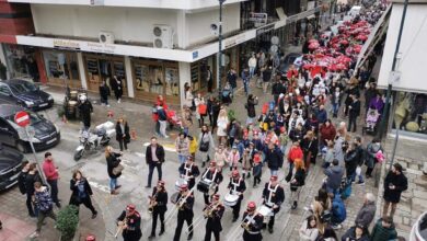 Μεγάλη-Χριστουγεννιάτικη-παρέλαση-στα-Τρίκαλα-με-θέμα-τον-Πίτερ-Παν