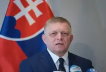 Ρόμπερτ-Φίτσο:-«Μαύρη-τρύπα»-που-καταπίνει-δισεκατομμύρια-το-Κίεβο