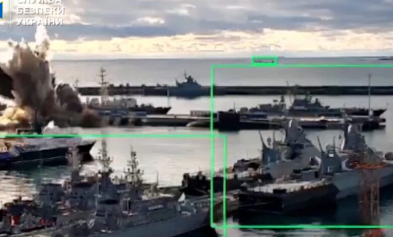 Ρωσικό-υποβρύχιο-χτυπήθηκε-από-ουκρανικό-υποβρύχιο-drone-«καμικάζι»-στο-λιμάνι-του-Νοβοροσίσκ