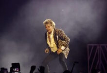 Ο-Ροντ-Στιούαρτ-τα-«πήρε-στο-κρανίο»-με-θεατή-στη-συναυλία-του-στην-Αθήνα-–-«Χαλάς-το-σόου,-φύγε-από-τη-μέση»