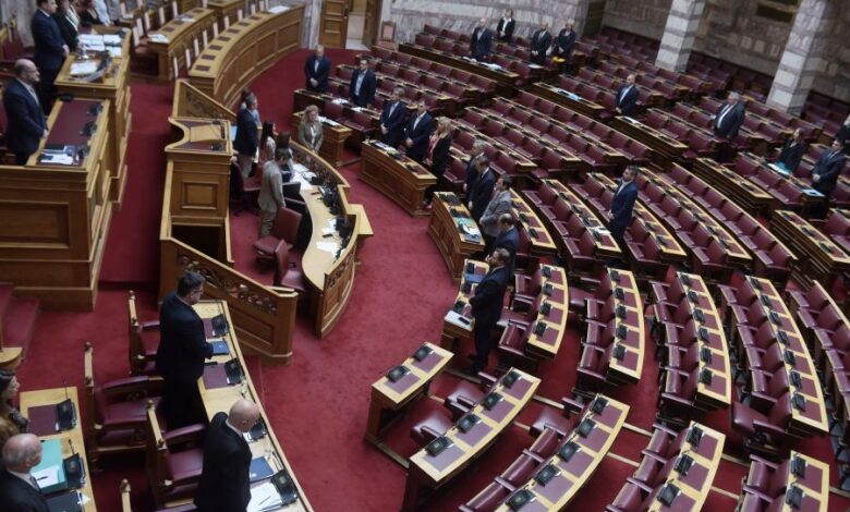 Με-νέα-μέτρα-για-τη-στέγη-ψηφίζεται-σήμερα-ο-προϋπολογισμός-–-Οι-δημοσιονομικοί-και-αναπτυξιακοί-στόχοι