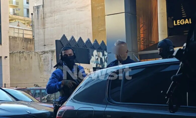 Στον-εισαγγελέα-Πειραιά-ο-«Έλληνας-Εσκομπάρ»:-Η-διαδρομή-του-«ναρκόπλοιου»-και-το-ρεσάλτο-των-αρχών