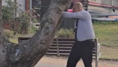 Σίδνεϊ:-Βίντεο-με-τον-αστυνομικό-που-εξουδετέρωσε-τον-τρομοκράτη-–-«Η-βολή-της-ζωής-του»