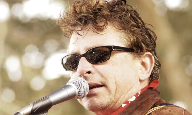 Πέθανε-ο-Τζο-Ίλι,-τραγουδιστής-θρύλος-της-κάντρι-ροκ-μουσικής,-σε-ηλικία-78-ετών