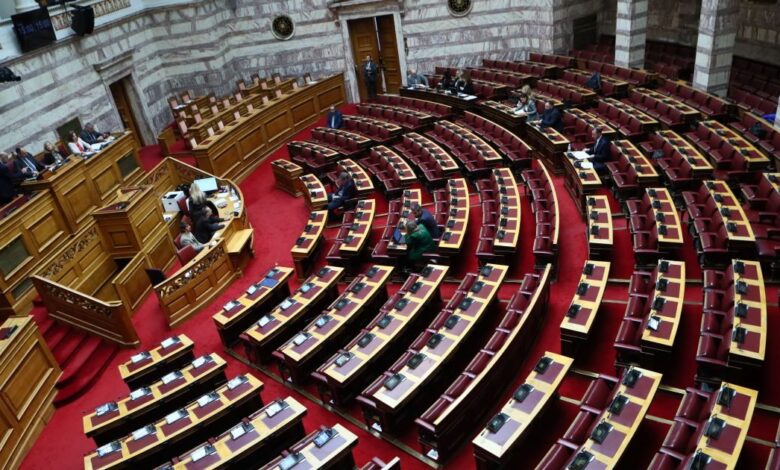 Προϋπολογισμός-2026:-live-η-συζήτηση-στη-Βουλή-–-Το-βράδυ-η-ψηφοφορία