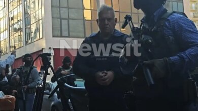 Προθεσμία-για-να-απολογηθεί-πήρε-ο-«Έλληνας-Εσκομπάρ»-και-το-πλήρωμα-του-«ναρκόπλοιου»-–-Το-«πλούσιο»-βιογραφικό-και-το-ξέπλυμα