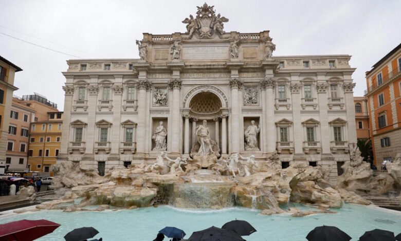 Ρώμη:-Εισιτήριο-2-ευρώ-θα-πρέπει-να-πληρώνουν-οι-τουρίστες-για-να-θαυμάσουν-το-«Φοντάνα-Ντι-Τρέβι»-από-τον-Ιανουάριο