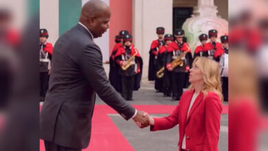 Ρώμη:-viral-η-συνάντηση-της-Τζόρτζια-Μελόνι-με-τον-πρόεδρο-της-Μοζαμβίκης,-Ντανιέλ-Τσάπο