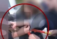 Χαλάνδρι:-Καθηγητής-έπιασε-με-κόφτη-τα-δάχτυλα-μαθητή-σε-κατάληψη-–-«Με-χλεύασε-κιόλας»