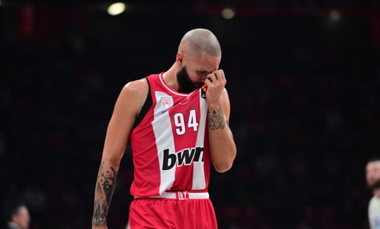 Ολυμπιακός-–-Βαλένθια-92-99:-Νέα-ήττα-για-τους-Πειραιώτες-μετά-από-απίστευτο-«μπλακ-άουτ»-στο-ΣΕΦ