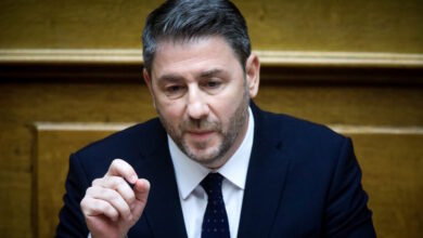 Ανδρουλάκης:-Η-κυβέρνηση-είναι-κυβέρνηση-«βουτηγμένη-στην-ανυποληψία,-την-αποτυχία-και-τη-διαφθορά»-–