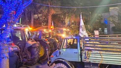 Μπλόκα-αγροτών:-Διαμαρτυρία-με-«παρέλαση»-τρακτέρ-σε-Λάρισα-και-Βόλο-για-τον-προϋπολογισμό