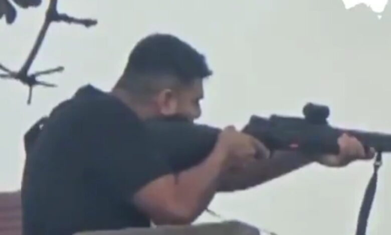 Σίδνεϊ:-Αντιμέτωπος-με-59-κατηγορίες-ο-24χρονος-δράστης-της-πολύνεκρης-επίθεσης-στην-παραλία-Μπόνταϊ