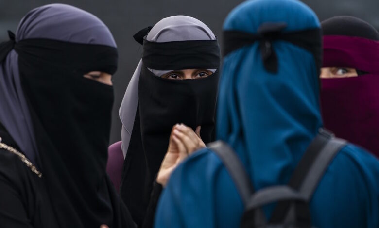 Η-Δανία-προχωρά-στην-απαγόρευση-μπούρκας-και-νικάμπ-σε-σχολεία-και-πανεπιστήμια