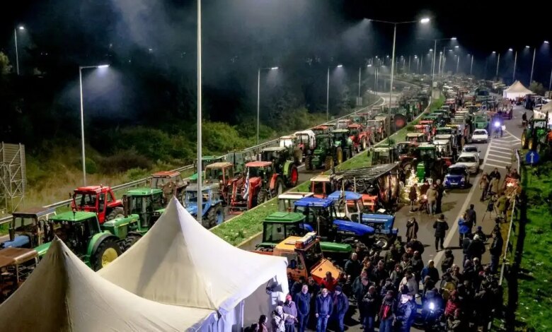 Αγρότες:-«Όχι-σε-συνάντηση-με-τον-Μητσοτάκη-και-κλιμάκωση-των-κινητοποιήσεων»-αποφάσισε-το-μπλόκο-της-Νίκαιας-πριν-τις-Σέρρες