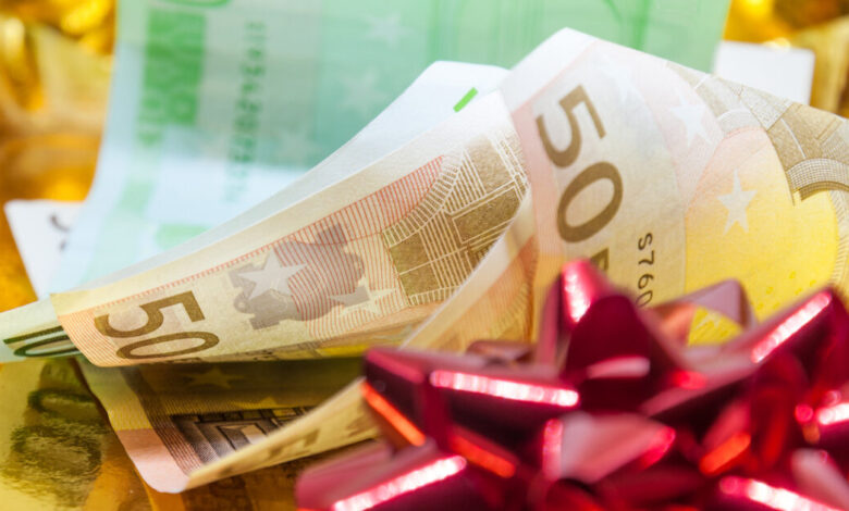ΔΥΠΑ:-Από-σήμερα-η-προπληρωμή-για-επιδόματα,-παροχές-και-Δώρο-Χριστουγέννων