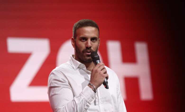 Εδώ-Παππάς,-εκεί-Παππάς,-που-είναι-ο-Νίκος-Παππάς;-Άφαντος-παραμένει-ο-ευρωβουλευτής-μετά-τον-ξυλοδαρμό-του-Νίκου-Γιαννόπουλου