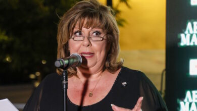 Λένα-Μαντά:-Με-τον-πατέρα-μου-δεν-είχα-καμία-σχέση,-δεν-έχω-ούτε-μία-καλή-ανάμνηση-μαζί-του