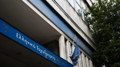 Πιερρακάκης:-Τα-ΕΛΤΑ-μετασχηματίζονται,-δεν-κλείνουν-–-Φάμελλος:-Καραμπινάτο-σκάνδαλο-της-ΝΔ