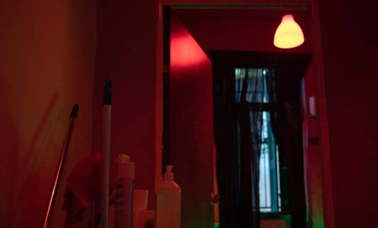 Θεσσαλονίκη:-Δευτέρα-και-Τρίτη-απολογούνται-τα-μέλη-του-κυκλώματος-trafficking-–-Οι-οίκοι-ανοχής,-τα-«φρουτάκια»-και-οι-17-συλλήψεις