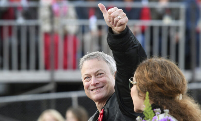 Ο-Γκάρι-Σινίζ-έχει-στείλει-δωρεάν-στην-disneyland-πάνω-από-1.000-παιδιά:-Η-στήριξη-στις-οικογένειες-των-πεσόντων-στρατιωτικών