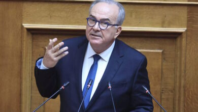 Παπαθανάσης:-«Η-Ελλάδα-αλλάζει-με-έργα-και-μεταρρυθμίσεις,-όχι-με-λόγια»