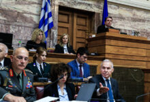 Επεισόδιο-στη-Βουλή-ανάμεσα-σε-Καιρίδη-και-Δαβάκη:-«Που-είναι-ο-υπουργός;-Προσβάλλει-την-Επιτροπή»-–-«Είσαι-απαράδεκτος»