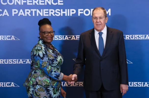 Λαβρόφ:-Διμερείς-συναντήσεις-στο-περιθώριο-διάσκεψης-του-Φόρουμ-Συνεργασίας-Ρωσίας-Αφρικής