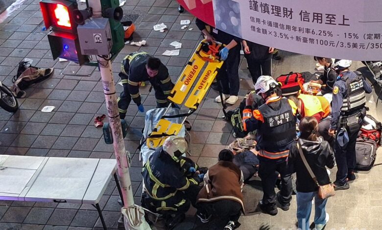 Τρεις-νεκροί-και-9-τραυματίες-από-επίθεση-με-μαχαίρι-στην-Ταϊπέι