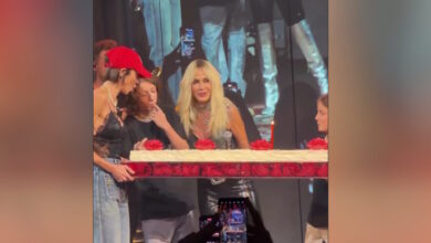 Η-Άννα-Βίσση-γιόρτασε-τα-γενέθλια-της-στην-πίστα:-Η-έκπληξη-της-Σοφίας-Καρβέλα-και-το-τρυφερό-φιλί-τους