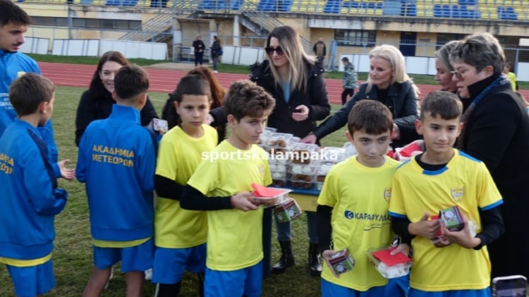 Σε-ρυθμούς-Χριστουγέννων-η-ακαδημία-Μετεώρων