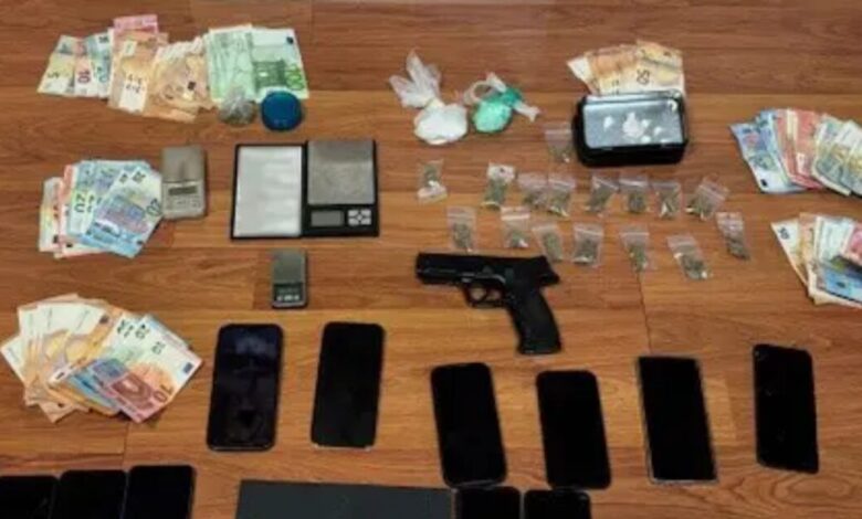 Βόρεια-προάστια:-Ανήλικα-«βαποράκια»-έσπρωχναν-ναρκωτικά-σε-σχολεία-και-γήπεδα-–-Οι-αυστηροί-κανόνες,-τα-βασανιστήρια-και-ο-«εγκέφαλος»