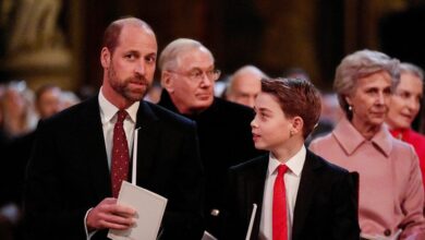 Ο-πρίγκιπας-Γουίλιαμ-με-τον-γιο-του-Τζορτζ-ετοίμασαν-χριστουγεννιάτικα-γεύματα-για-άστεγους-στη-Βρετανία