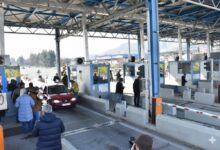 Μπλόκα-στα-διόδια-με-δικογραφίες:-«Τυρί»-ο-διάλογος-και-«φάκα»-οι-αστυνομικές-κλήσεις-για-τους-αγρότες