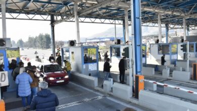 Μπλόκα-στα-διόδια-με-δικογραφίες:-«Τυρί»-ο-διάλογος-και-«φάκα»-οι-αστυνομικές-κλήσεις-για-τους-αγρότες