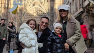 Λευτέρης-Πετρούνιας-–-Βασιλική-Μιλλούση:-Οι-μαγευτικές-φωτογραφίες-από-το-ταξίδι-τους-στο-Στρασβούργο-με-τις-κόρες-τους