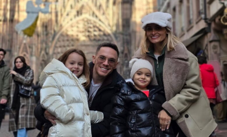 Λευτέρης-Πετρούνιας-–-Βασιλική-Μιλλούση:-Οι-μαγευτικές-φωτογραφίες-από-το-ταξίδι-τους-στο-Στρασβούργο-με-τις-κόρες-τους