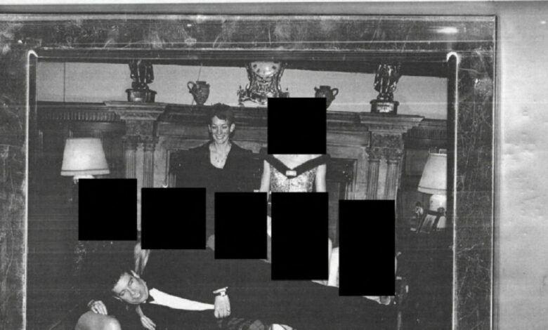 Νέα-φωτογραφία-«καίει»-τον-πρίγκιπα-Άντριου-για-το-σκάνδαλο-Επστάιν:-Το-πάρτι-με-τα-ναρκωτικά-στο-εξοχικό-της-βασίλισσας