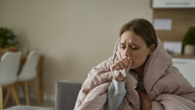 Εποχική-γρίπη:-«Καμπανάκι»-για-την-εκτόξευση-των-κρουσμάτων-κατά-τις-γιορτές-–-Πώς-μεταδίδεται,-τι-να-προσέχετε