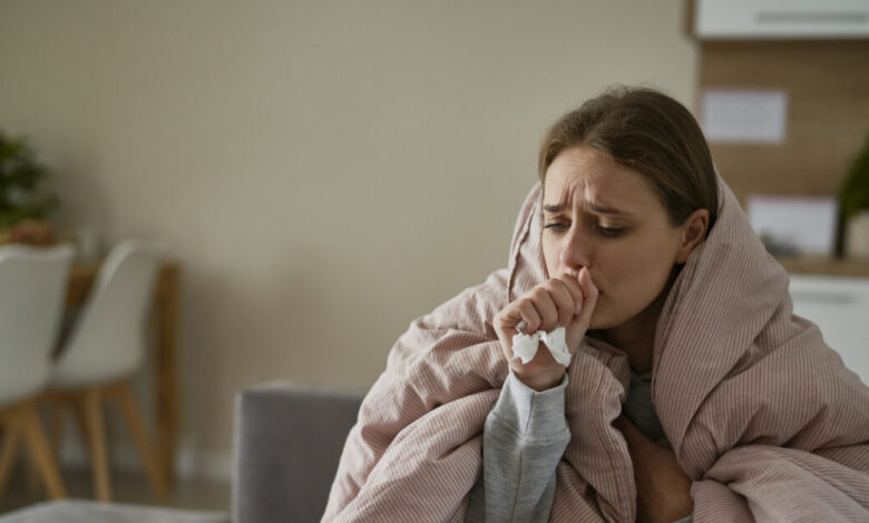 Εποχική-γρίπη:-«Καμπανάκι»-για-την-εκτόξευση-των-κρουσμάτων-κατά-τις-γιορτές-–-Πώς-μεταδίδεται,-τι-να-προσέχετε