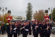 Ο-καιρός-φρενάρει-τη-χριστουγεννιάτικη-παρέλαση-των-Τρικάλων