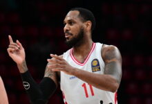 Ο-Μόντε-Μόρις-έκανε-ντεμπούτο-με-τη-φανέλα-του-Ολυμπιακού-και-αποθεώθηκε