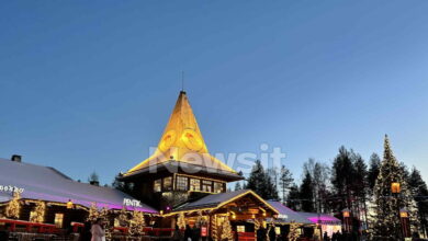 Ροβανιέμι:-Το-καμένο-χωριό-που-έγινε-παγκόσμιο-brand-–-Το-σπίτι-του-Άη-Βασίλη-και-το-σύμβολο-των-Χριστουγέννων