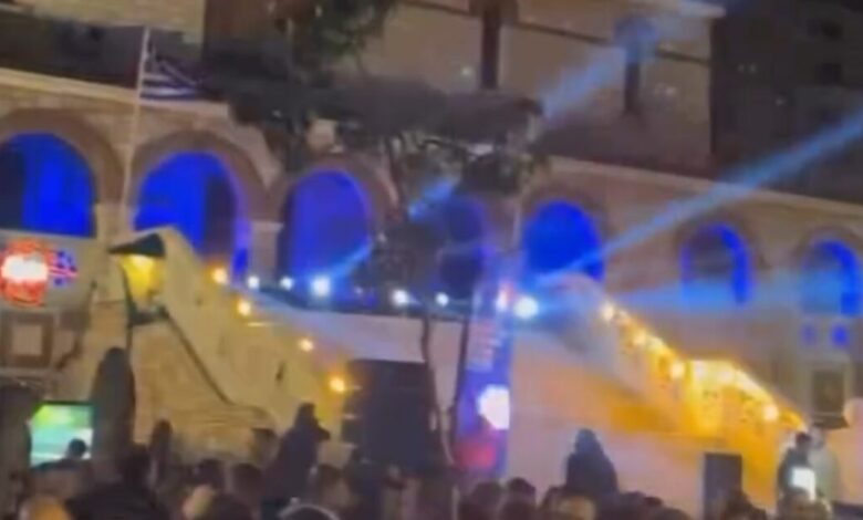 Δούκας-για-το-πάρτι-μπροστά-στην-εκκλησία-στο-Γαλάτσι:-Γίνεται-για-4η-χρονιά,-παρεξηγήθηκε-ο-ακροδεξιός-Πλεύρης